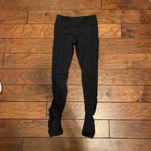 Black lululemon leggings